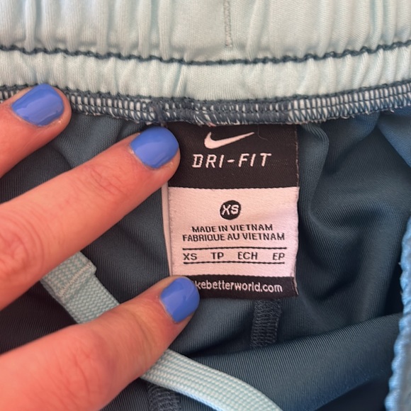 Nike Dry-Fit shorts - Picture 2 of 3